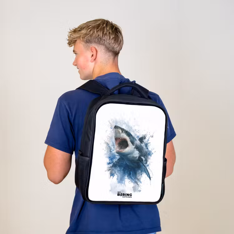 Kinderrucksack - Schwarz - Angreifender Hai in Aquarell — 3