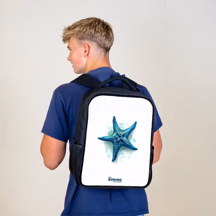 Kinderrucksack - Schwarz - Blauer Seestern auf weißem Hintergrund — 3
