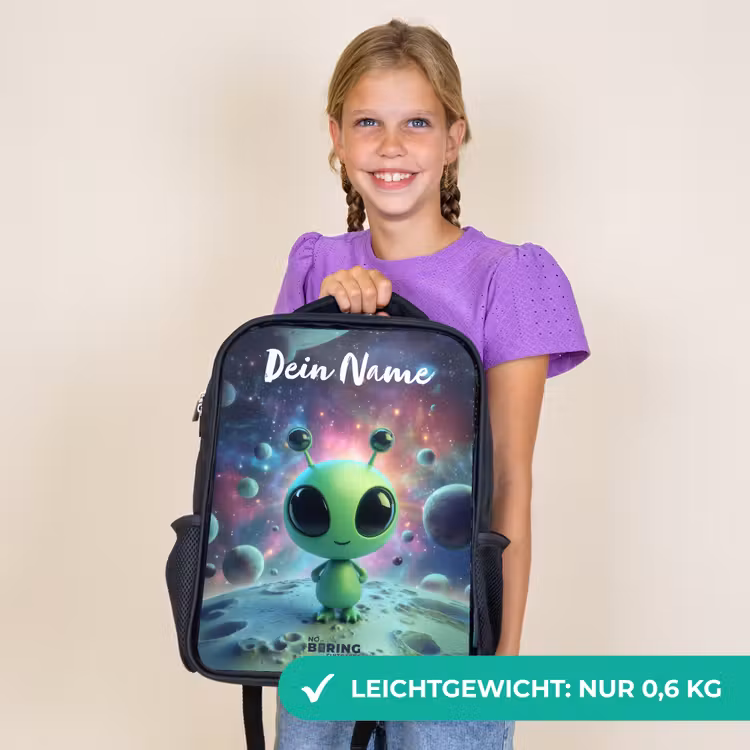 Kinderrucksack mit Namen - Schwarz - Grünes außerirdisches Wesen auf Mondlandschaft — 7