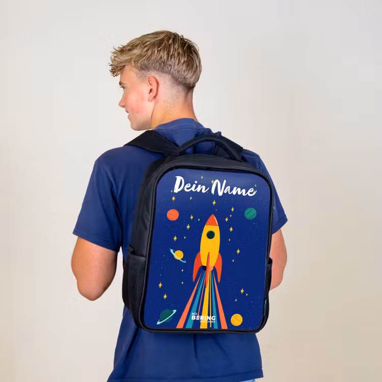 Kinderrucksack mit Namen - Schwarz - Rakete - Sterne - Planet - Weltraum — 3