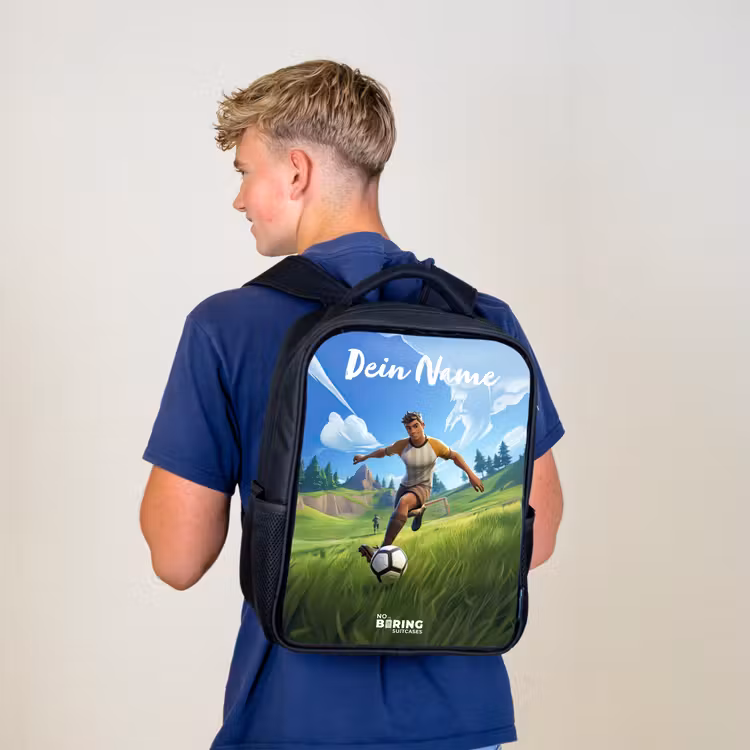 Kinderrucksack mit Namen - Schwarz - Fußballer - Gras - Tor - Farbenfroh — 3