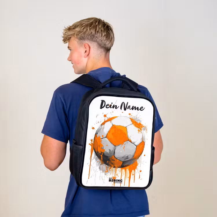 Kinderrucksack mit Namen - Schwarz - Fußball-Vibes - Farbe - Orange — 3