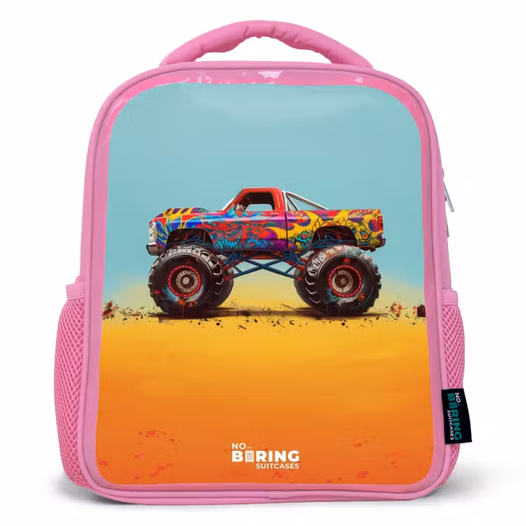 Kinderrucksack - Rosa - Monstertruck mit Graffitidruck im Sand — 1