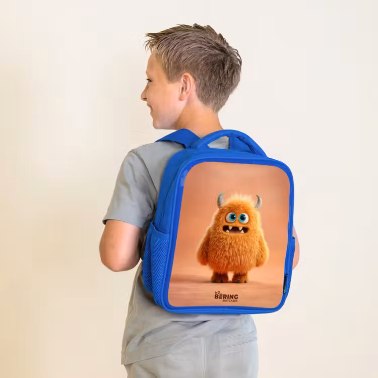 Kinderrucksack mit Namen - Blau - Orangefarbenes flauschiges Monster mit Hörnern — 2