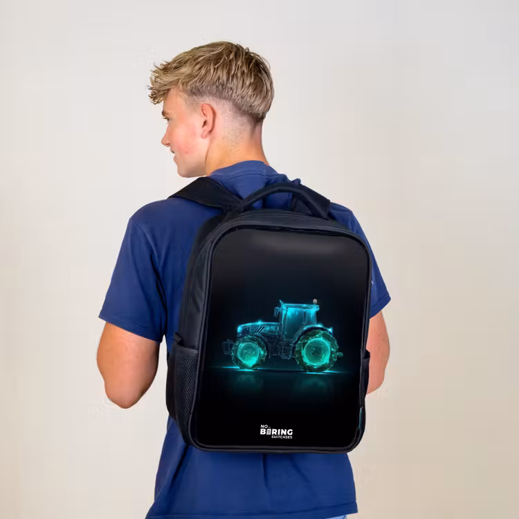 Kinderrucksack - Schwarz - Neontraktor auf schwarzem Hintergrund — 3