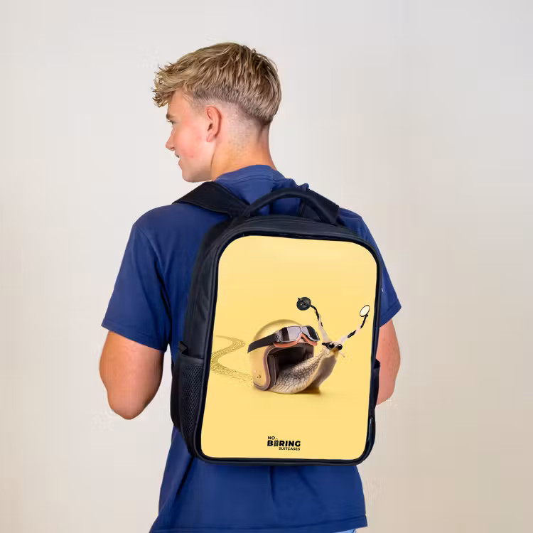Kinderrucksack - Schwarz - Schnecke mit Motorradhelm — 3