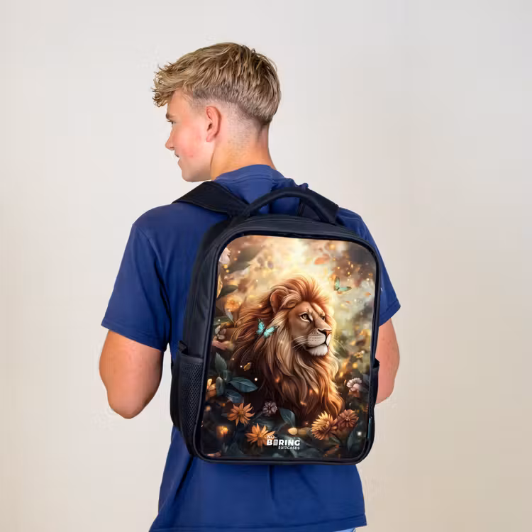 Kinderrucksack - Schwarz - Löwe mit Schmetterlingen im blühenden Dschungel — 3