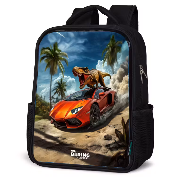 Kinderrucksack - Schwarz - Roter Sportwagen mit Dino rast durch tropischen Strand — 4