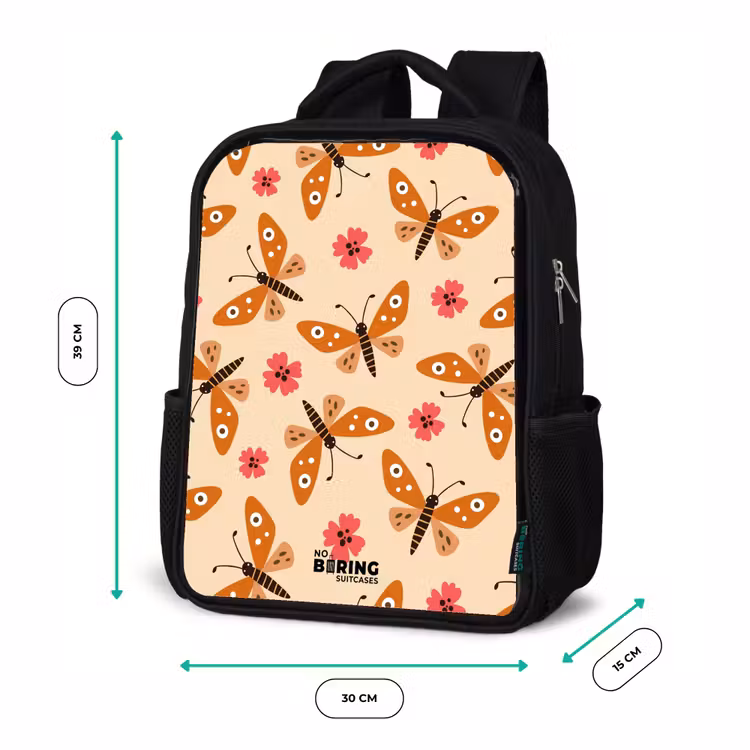 Kinderrucksack - Schwarz - Orangefarbene Schmetterlinge und rosa Blumen auf beigem Hintergrund — 6