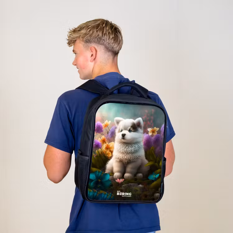 Kinderrucksack - Schwarz - Weißes Hündchen auf einer Blumenwiese — 3