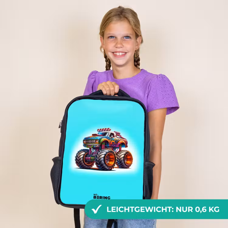 Kinderrucksack - Schwarz - Monstertruck auf hellblauem Hintergrund — 7