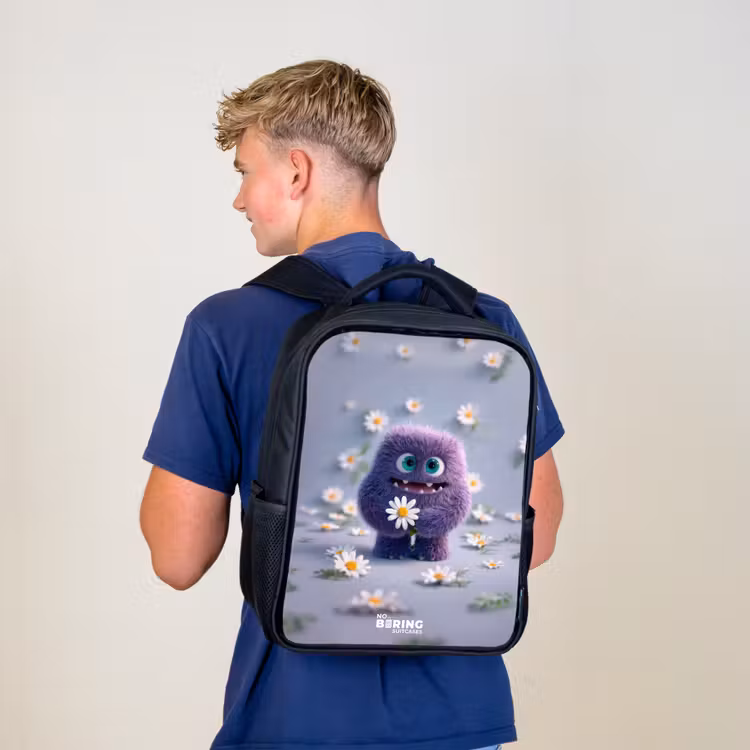 Kinderrucksack - Schwarz - Lila flauschiger Freund mit Gänseblümchen — 3