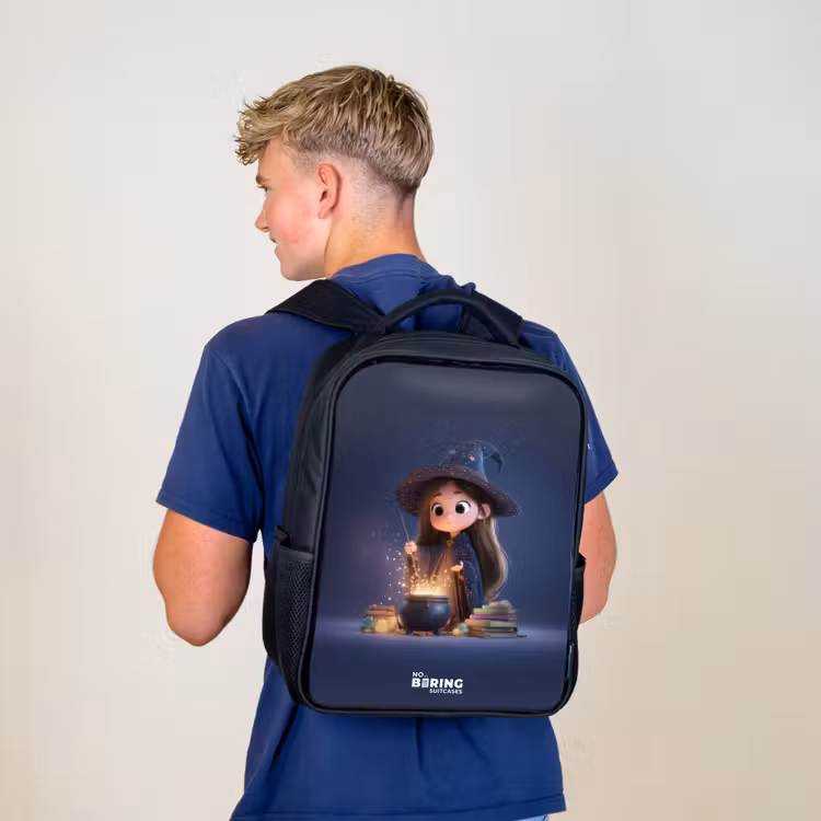 Kinderrucksack - Schwarz - Verzaubertes Mädchen mit Kessel — 3