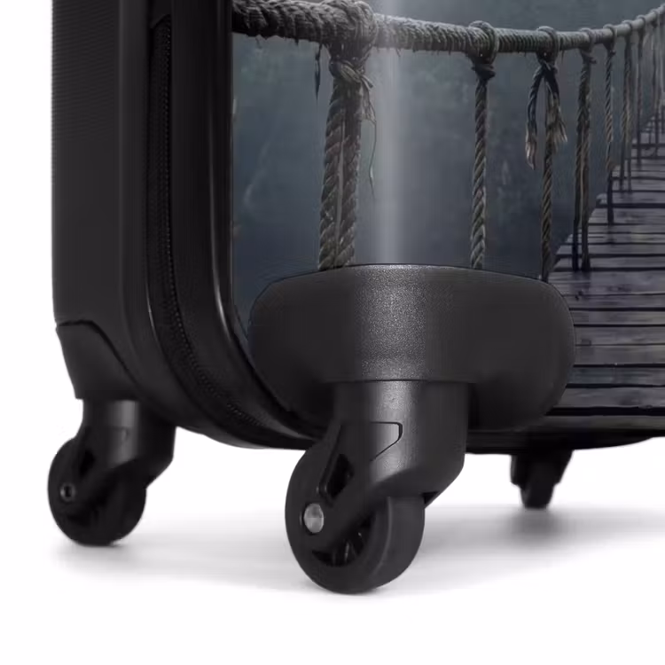 Koffer - Brücke – Dschungel – Nebel – Natur — 7