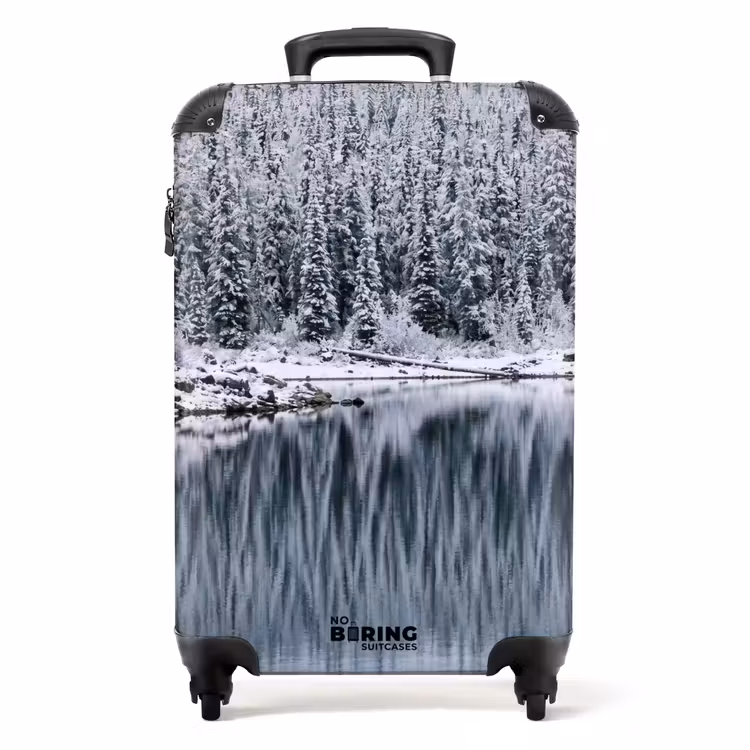 Koffer - Wald – Reflexion – See – Winter – Gelassenheit — 1