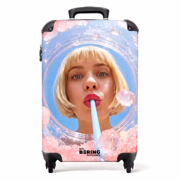 Koffer - Frau – Getränk – Sommer – Rosa – Blau — 1