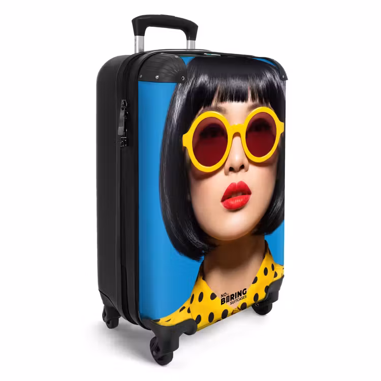 Koffer - Frau – Sonnenbrille – Pop-Art – Porträt – Gelb — 2