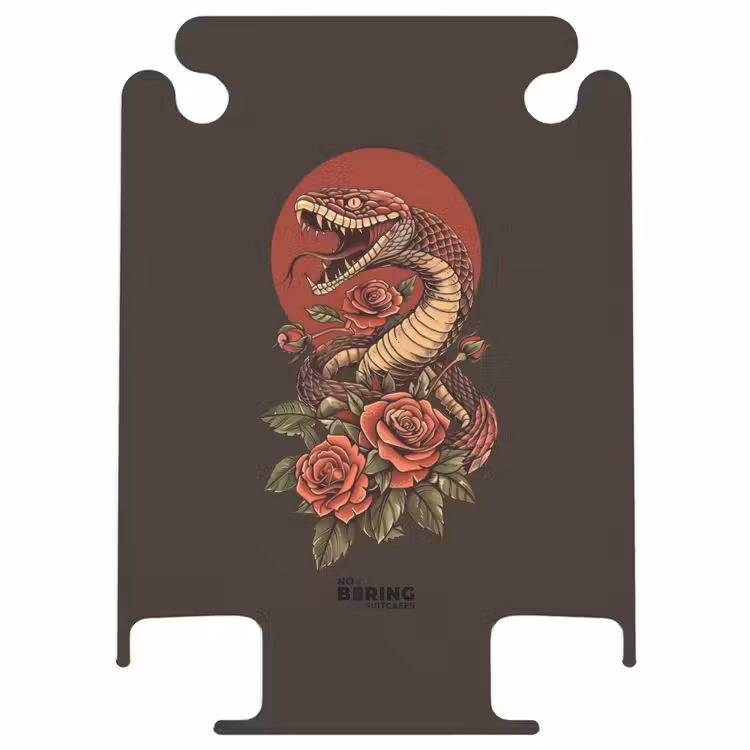 CaseSwap™ - Tattoo-Stil- Realistische Schlange auf braunem Hintergrund — 1