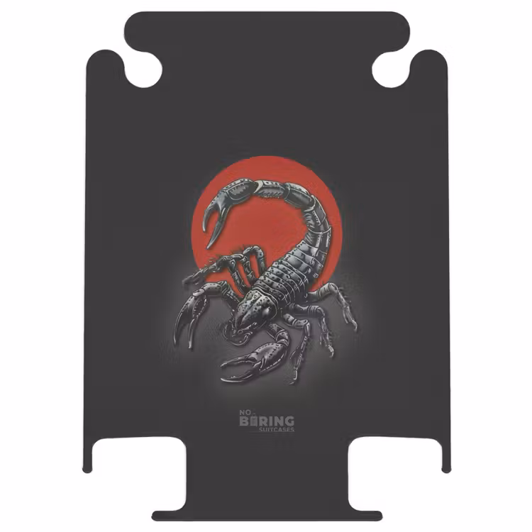 CaseSwap™ - Tattoo Stil- Realistischer Skorpion auf schwarzem und rotem Hintergrund — 1