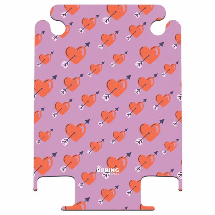 CaseSwap™ - Patterns - Muster aus roten Herzen mit Pfeilen auf lila Hintergrund — 1