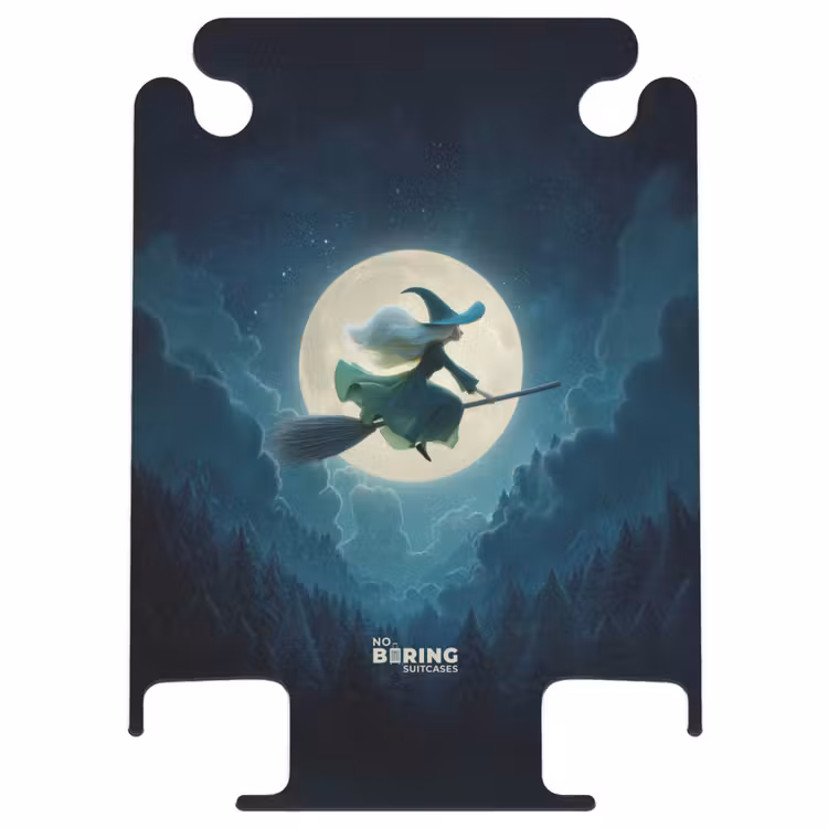 CaseSwap™ - Ältere Hexe auf einem Besen unter dem Mond — 1