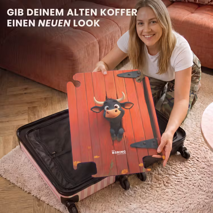 CaseSwap - Schwarzer Stier stößt Kopf durch rotes Scheunentor — 3