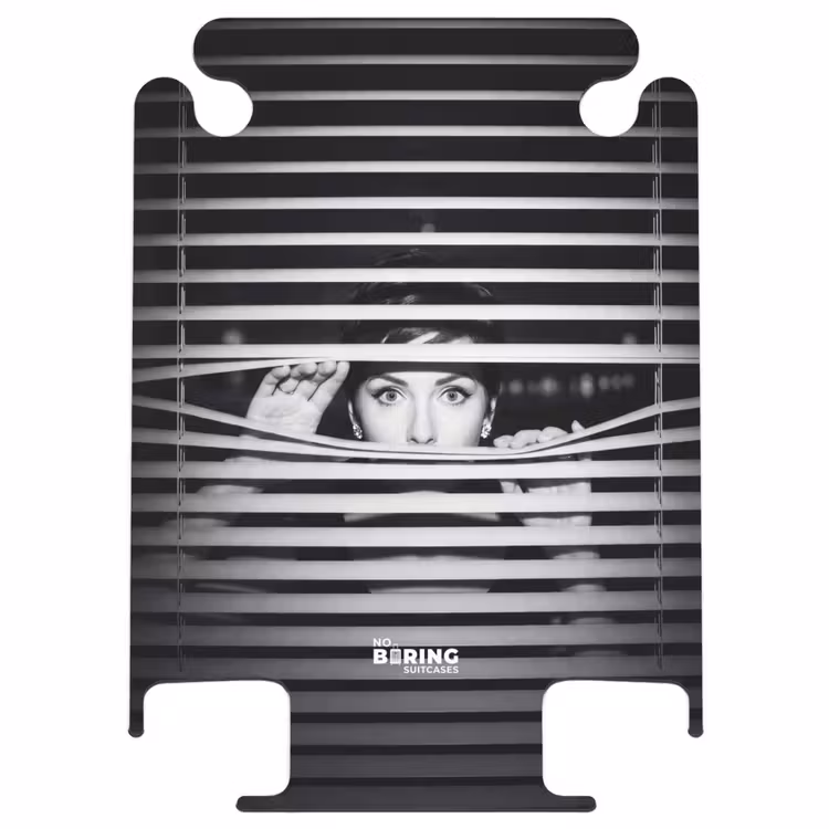 CaseSwap™ - Frau – Jalousien – Porträt – Schwarz-Weiß — 1