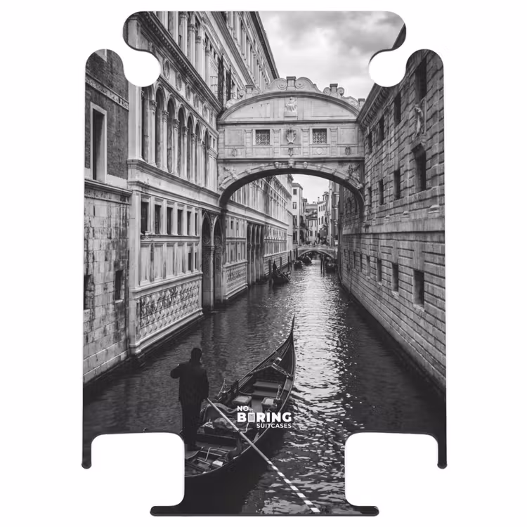 CaseSwap™ - Boot – Wasserstraße – Stadt – Schwarz – Weiß – Architektur — 1