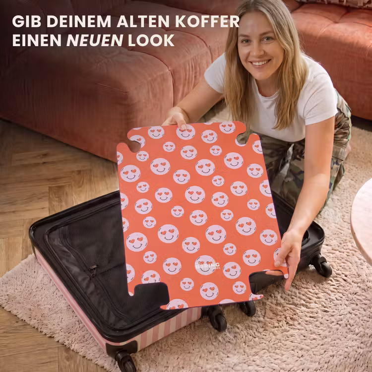 CaseSwap™ - Patterns - Muster aus fröhlichen Emojis auf rotem Hintergrund — 3
