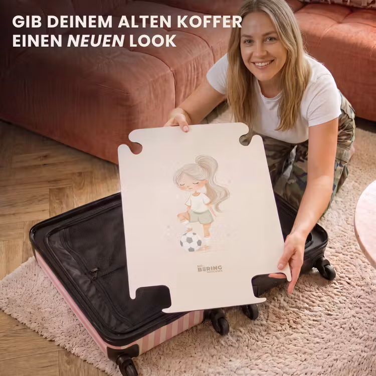 CaseSwap™ - Mädchen mit einem Fußball in beigen Farben — 3
